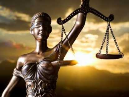 ¿Qué es el derecho? Entre lo material y lo abstracto